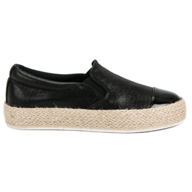 Fashionable Black Sneakers