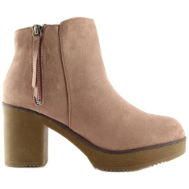 Pink YL96009 Pink boots on a stable heel Pink YL96009 Pink boots on a stable heel