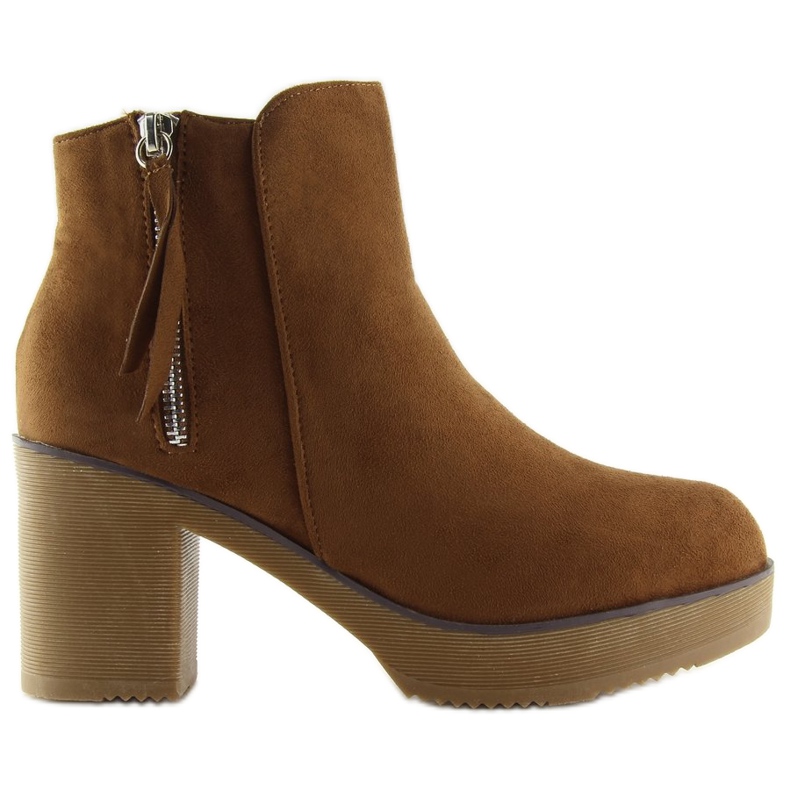 Boots on stable heel camel YL96009 Camel brown