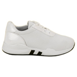 Fashionable Sports Shoes white