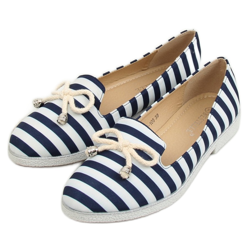 Slip-on in white and navy blue stripes H8-105 DK.BLUE