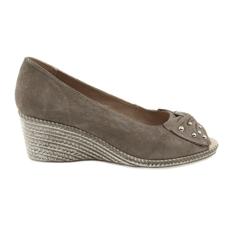 Women's pumps on the wedge Caprice 29350 brown