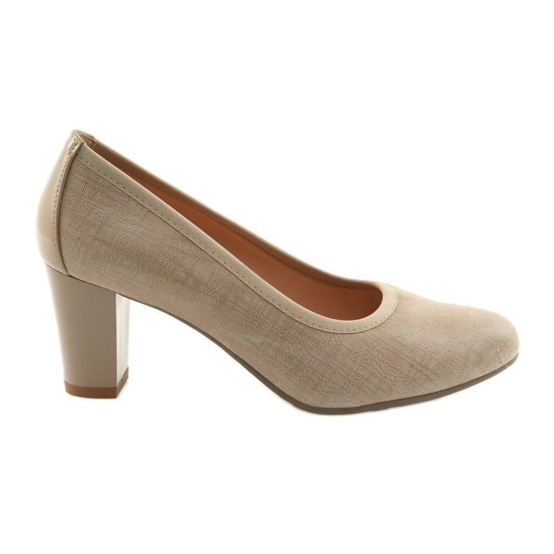 Women's leather pumps with flexible sole Arka 5137 beige Women's leather pumps with flexible sole Arka 5137 beige