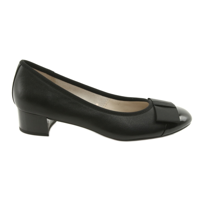 Women's pumps with a bow Caprice 22307 black