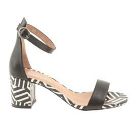 Geometric sandals on the Badura 4887 post white black Geometric sandals on the Badura 4887 post white black