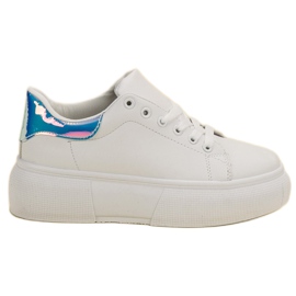 Renda White Shoes On The Platform Renda White Shoes On The Platform