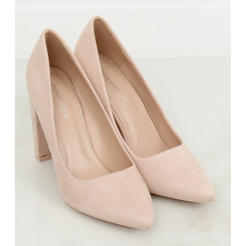 Pumps on the beige post 4008 Beige