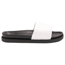 Clowse Women's white slippers