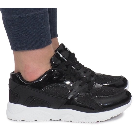 Sports Shoes LD34B-2 BLACK / WHITE Sports Shoes LD34B-2 BLACK / WHITE