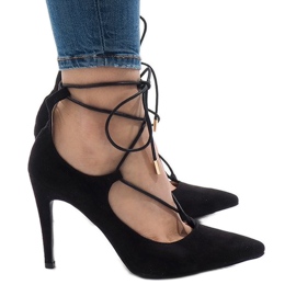 Black pumps on a heel 4524-1