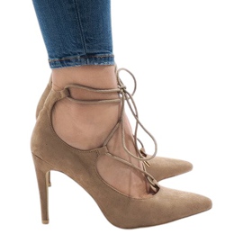 Beige pumps on a heel 4524-14