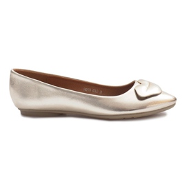 Mouth golden ballerinas