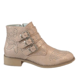 Pink boots with HQ909 studs