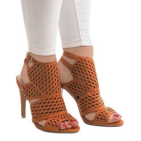 Camel openwork boots on a pin 238-5 brown