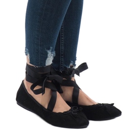 Black lace-up ballerinas with B-62 bows