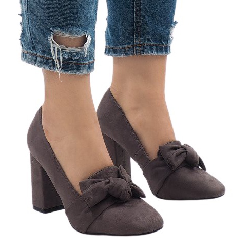 Gray suede pumps on the N510 pillar grey