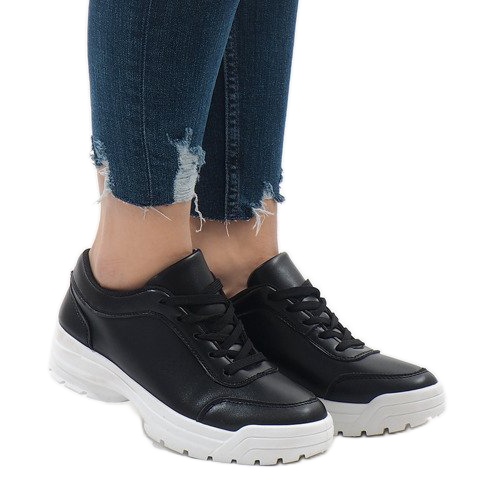 Black sports shoes 6255