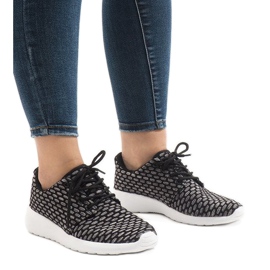 Black sports shoes 619