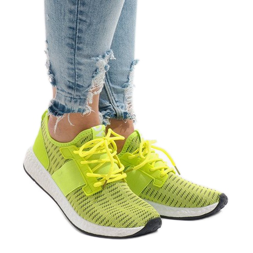 275-Y green sports shoes