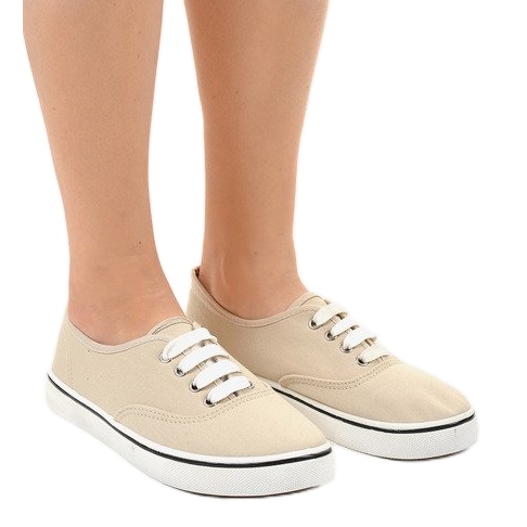 7-4K913B beige sneakers