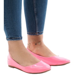 Classic pink patent ballerinas L809