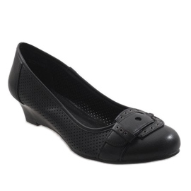 Black pumps on the wedge TR22-4