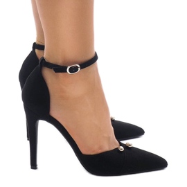 Black pumps on a pin M1L3223-13