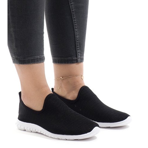 Black sports shoes 909-17
