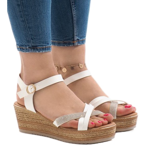 White sandals on the WS8816 platform