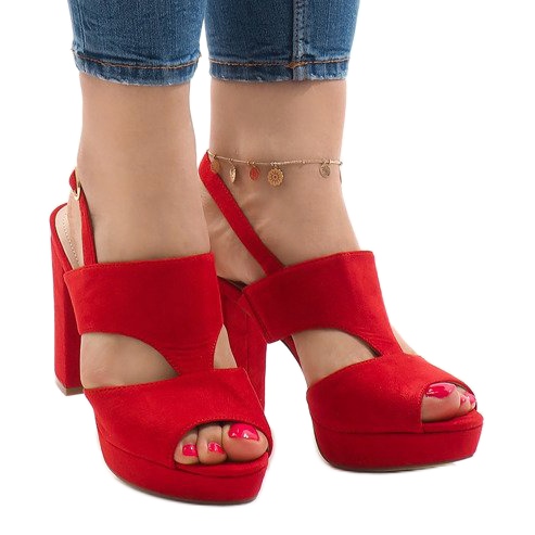 Red sandals on the JS-8001 post