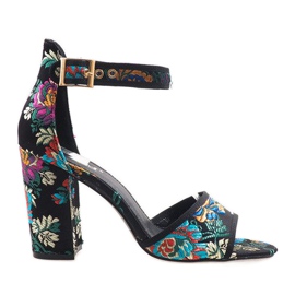 Black sandals on the post 77-14