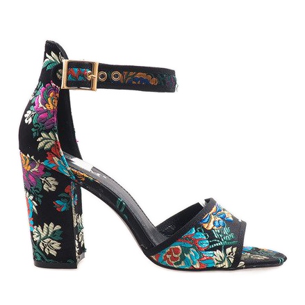 Black sandals on the post 77-14