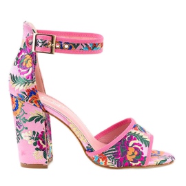 Pink sandals on the post 77-14