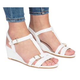 White lacquered wedge sandals 668-1