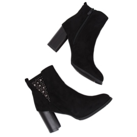 Boots on the post 1020-GA Black Boots on the post 1020-GA Black
