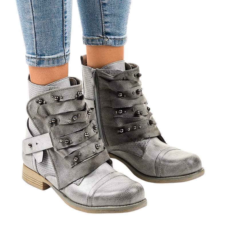 Women's gray boots decorated with a F1611 zipper grey