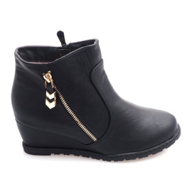 Warm Boots On Wedge With A Zipper XY699 Black