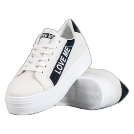 SHELOVET White Shoes On The Platform SHELOVET White Shoes On The Platform