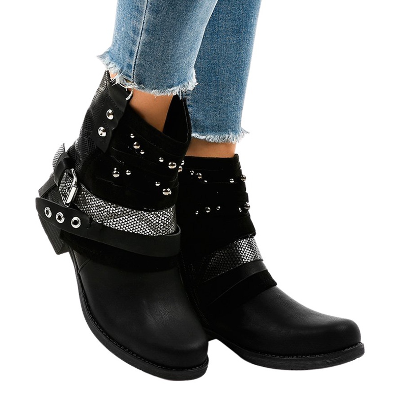 Black insulated boots, richly decorated A-351