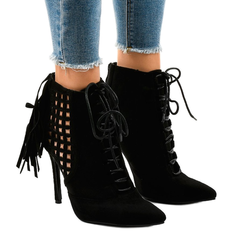Black, richly decorated boots 11047-1