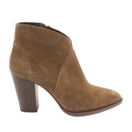 Badura Suede ankle boots on the post brown