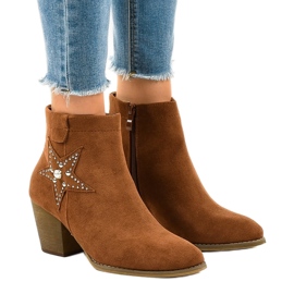 Brown suede boots on the star L88-163 post