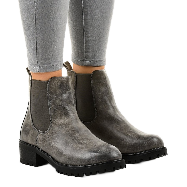 Gray boots on the post with an elastic Z105 grey