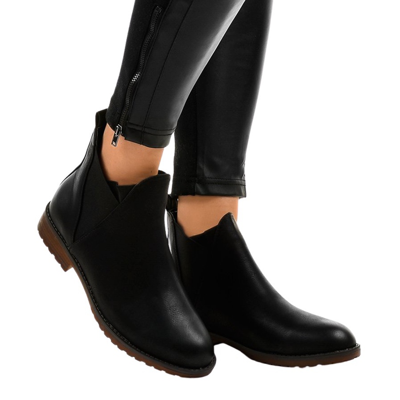 Black flat ankle boots with an elastic W360