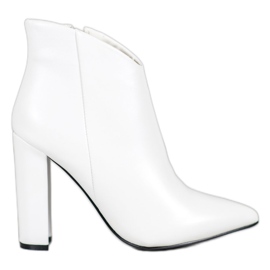 Seastar Elegant boots on a post white Seastar Elegant boots on a post white