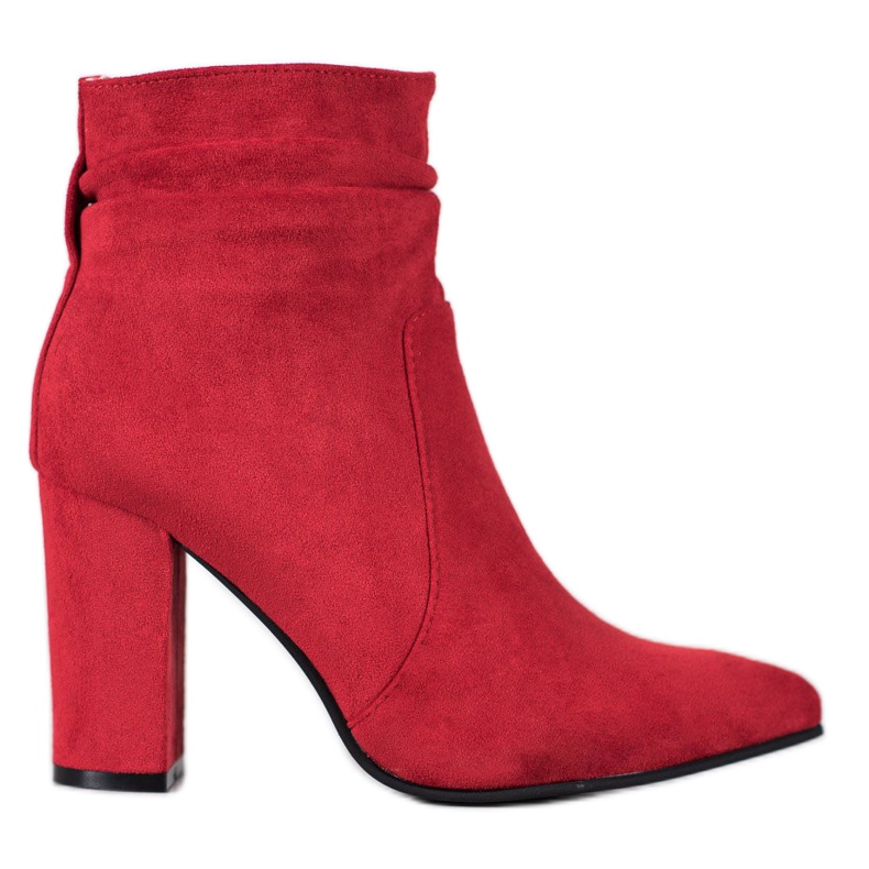 Ideal Shoes Suede Booties On A Bar red