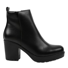 Black ankle boots on the BM172 post