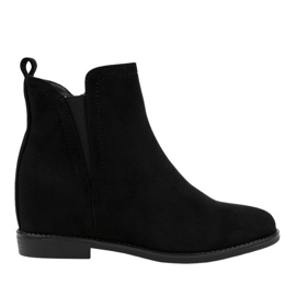 Black Chelsea boots with a wedge BM279