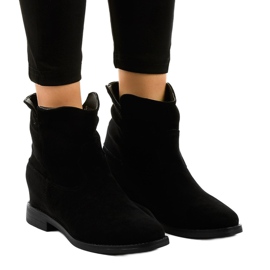 NC981 black cowboy boots