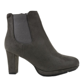 Gray boots on the F156-2 post grey